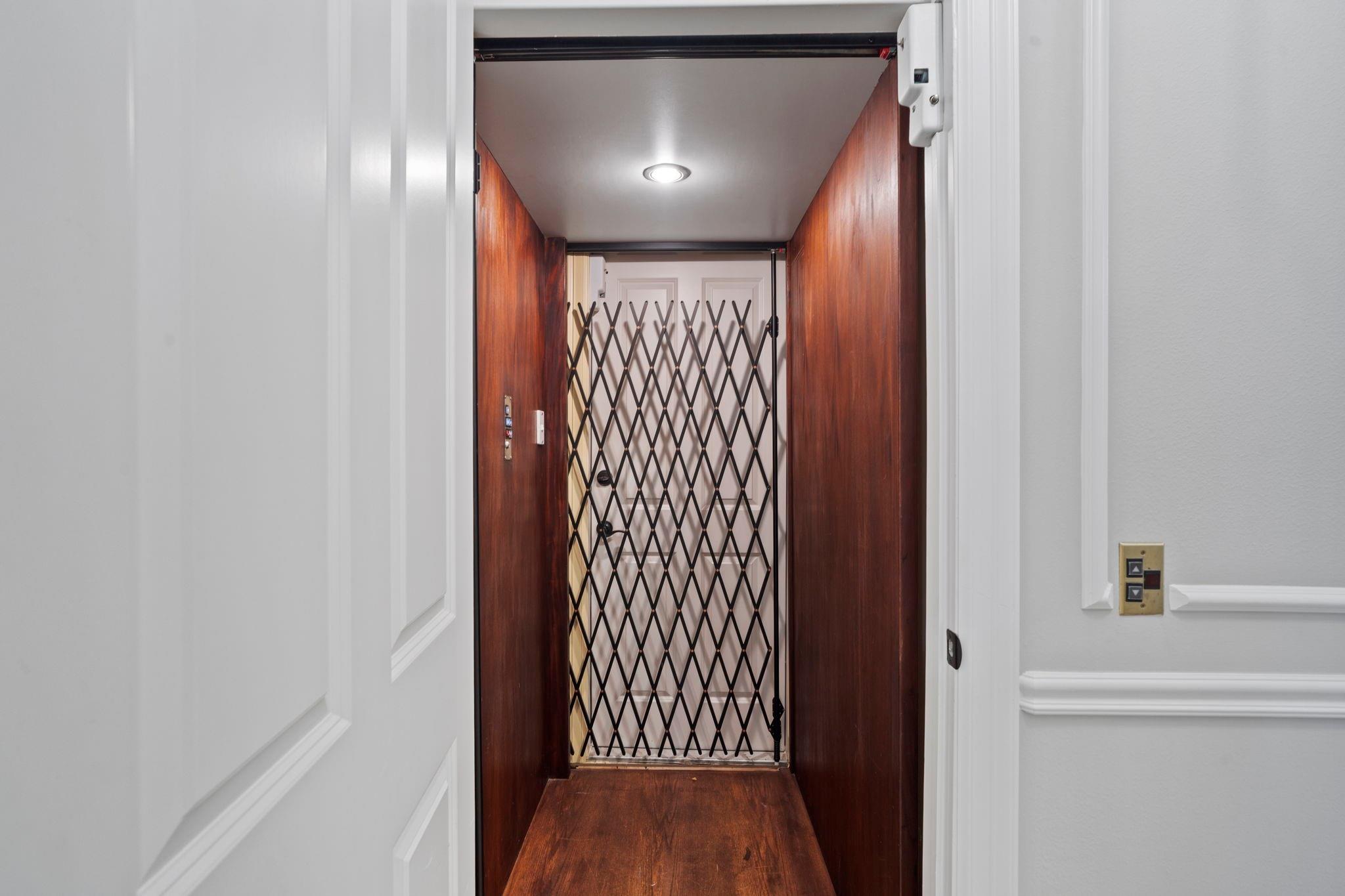 26 Commanders Point