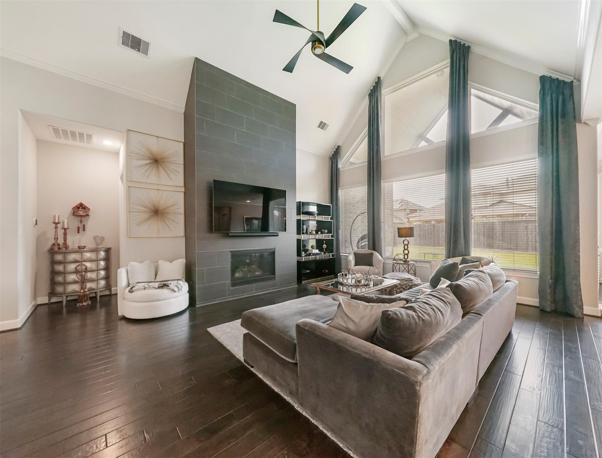 27 Crown Trail