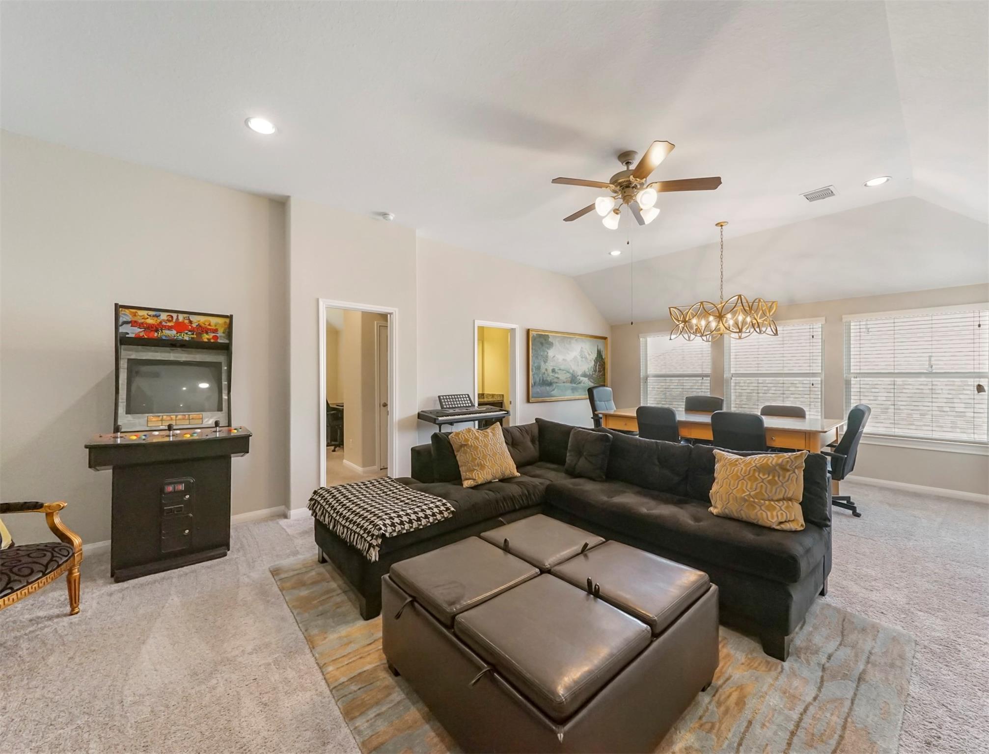 27 Crown Trail