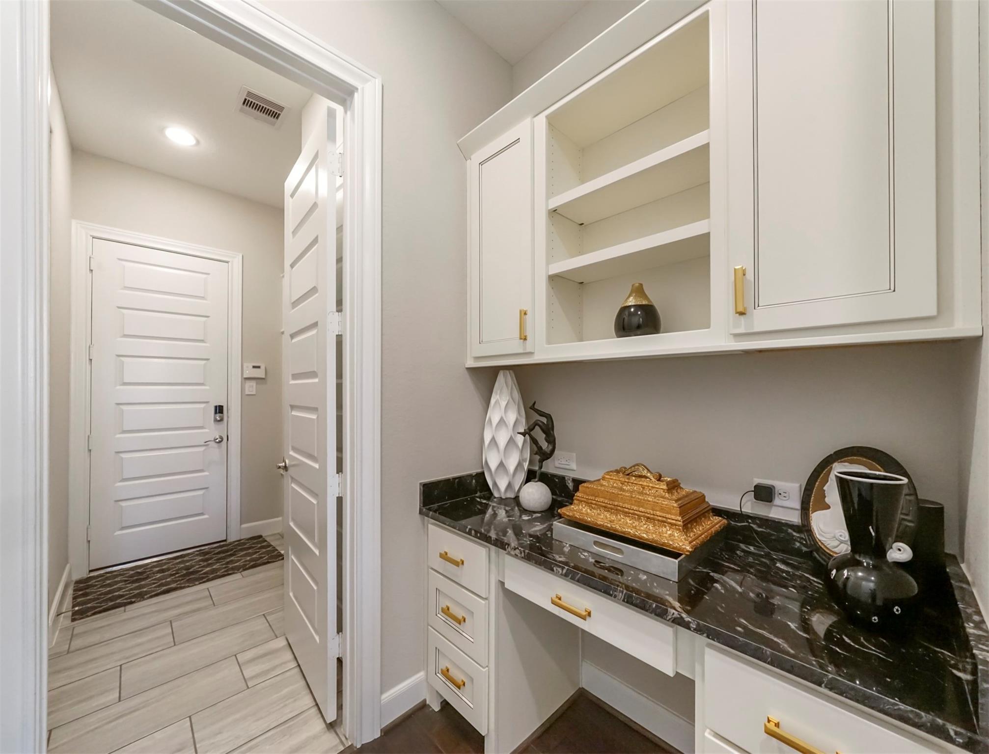 27 Crown Trail