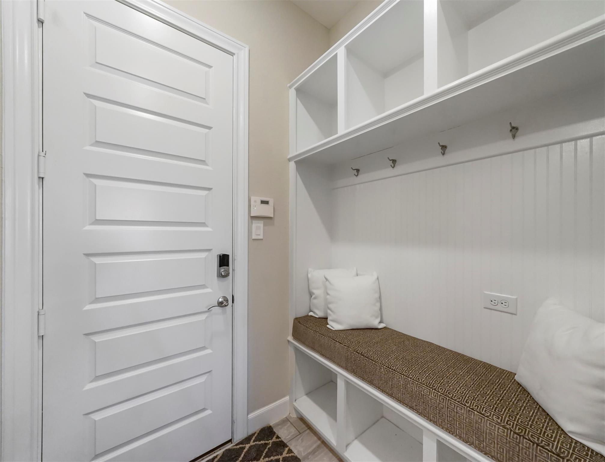 27 Crown Trail
