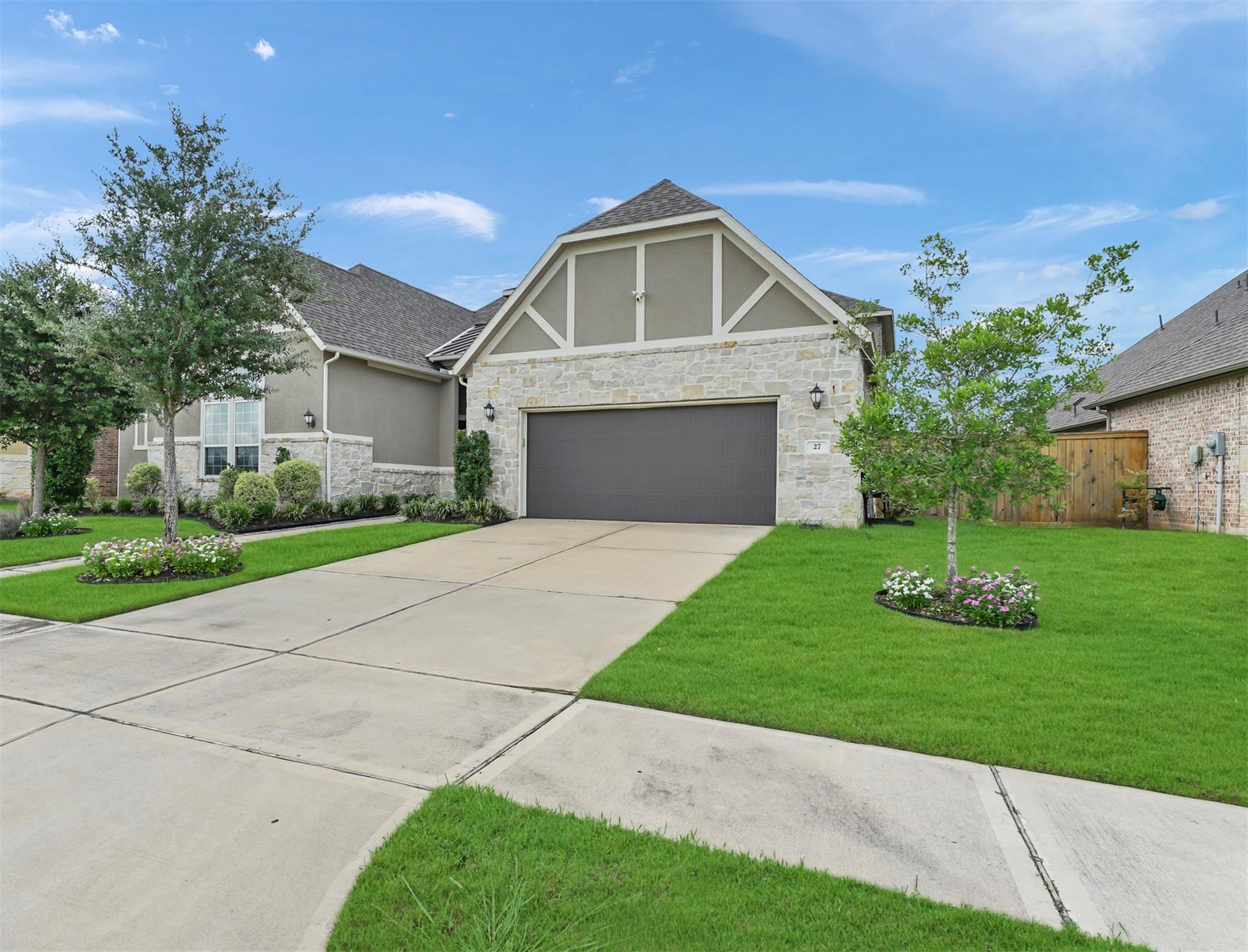 27 Crown Trail