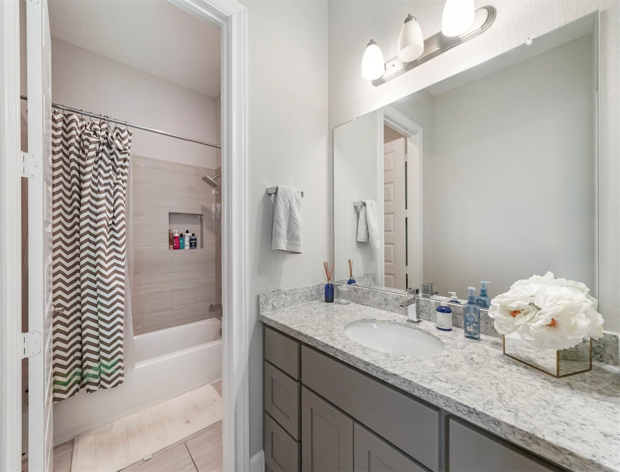 27 Crown Trail