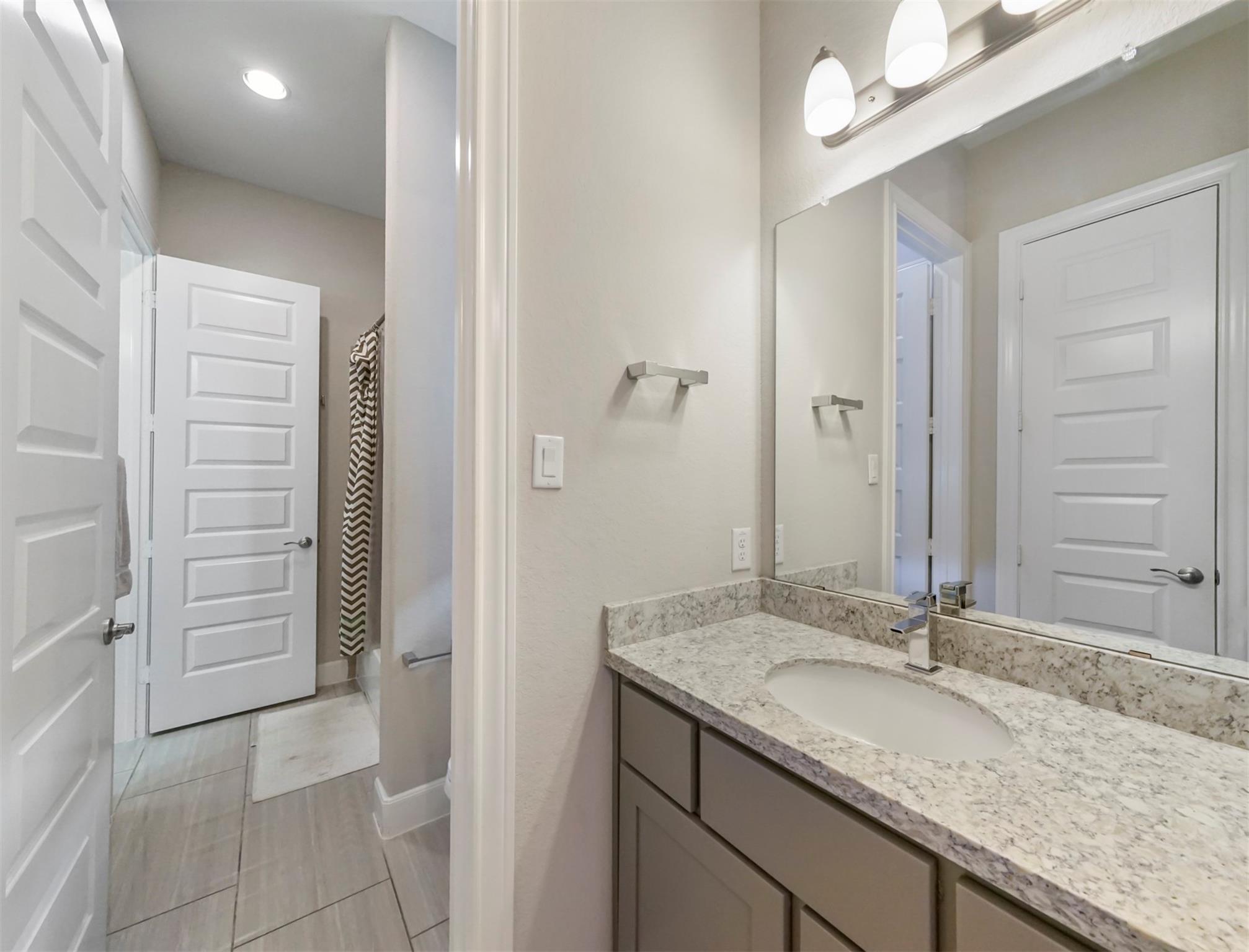 27 Crown Trail