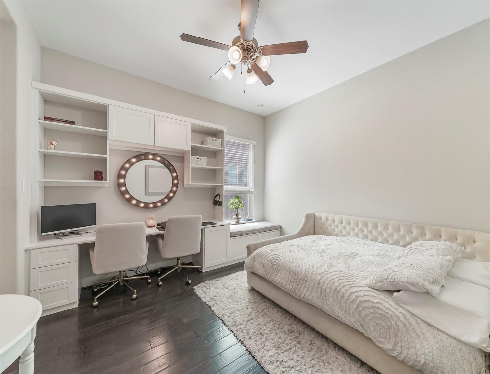 27 Crown Trail