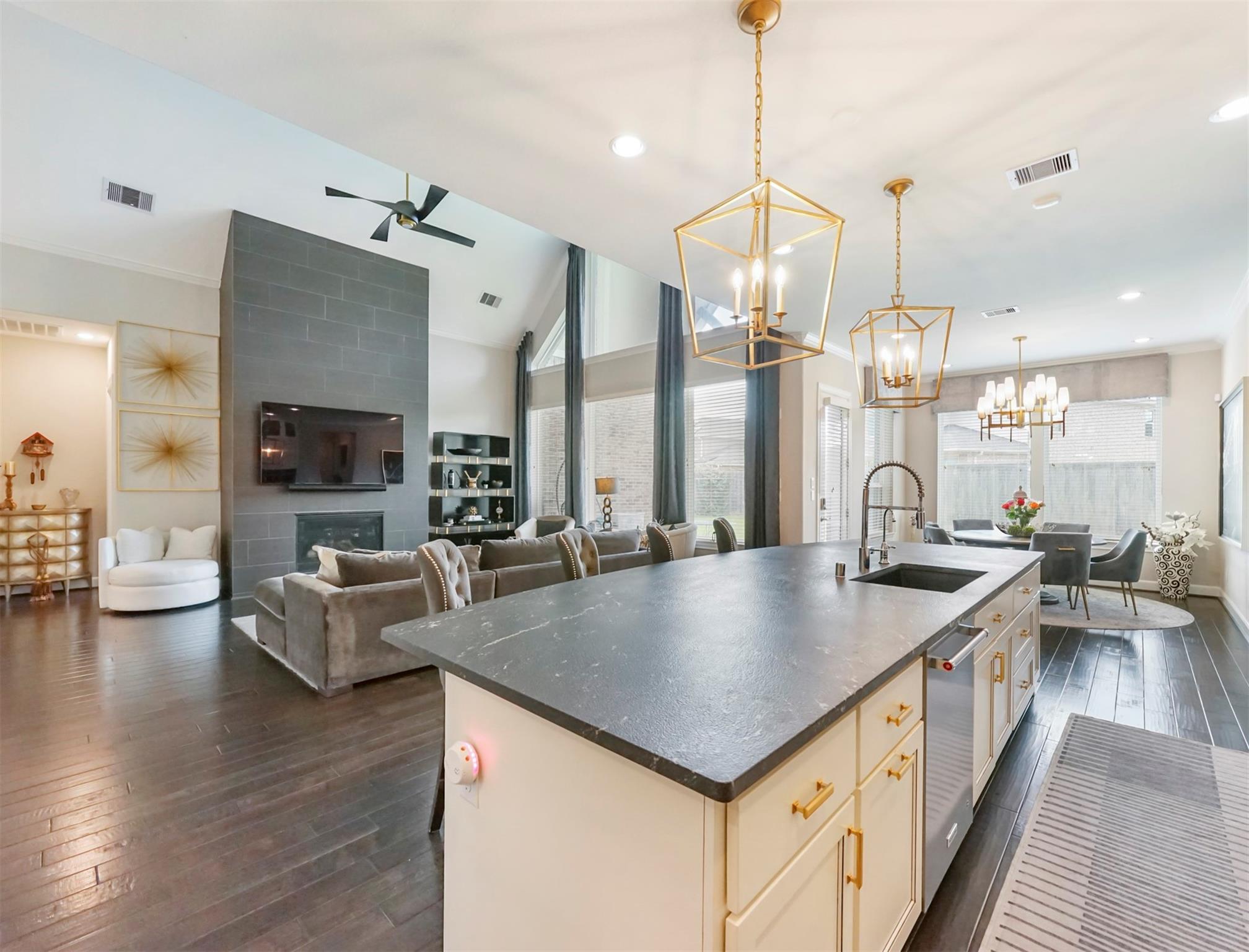 27 Crown Trail