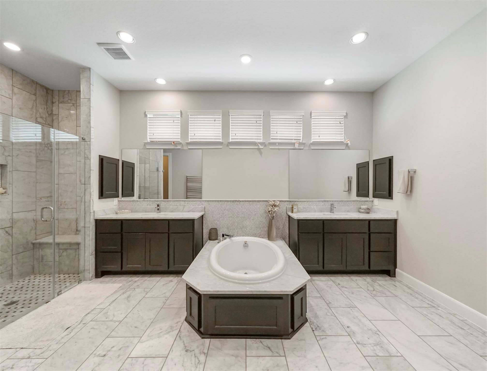 27 Crown Trail