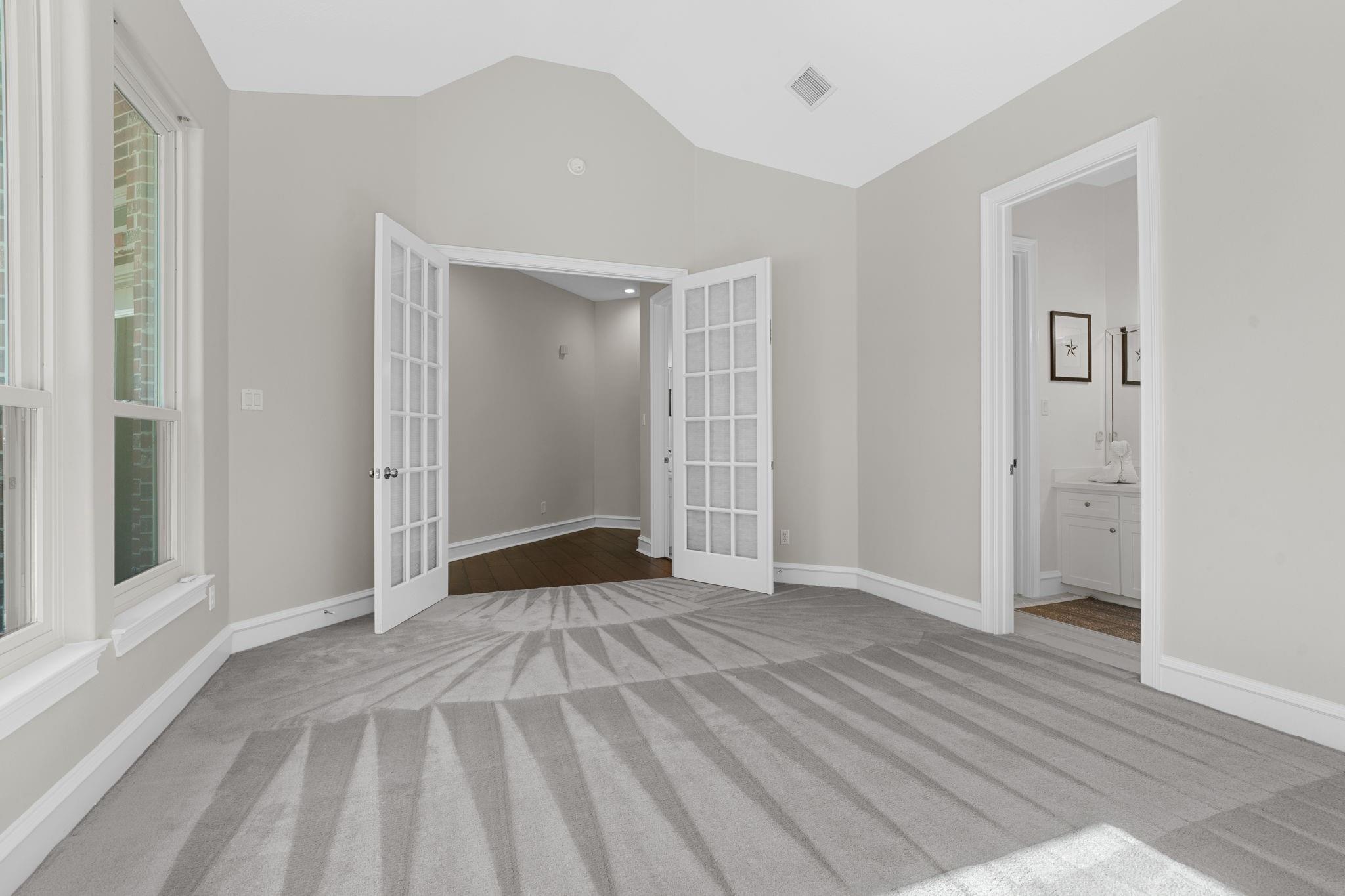 11302 Lake Forest Drive