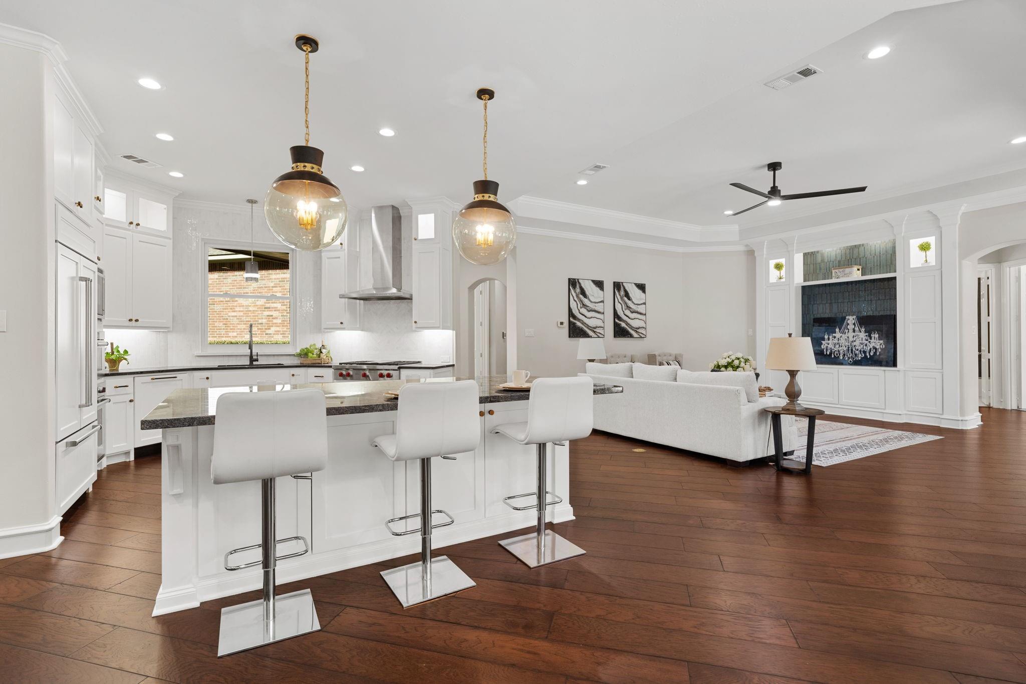 11302 Lake Forest Drive