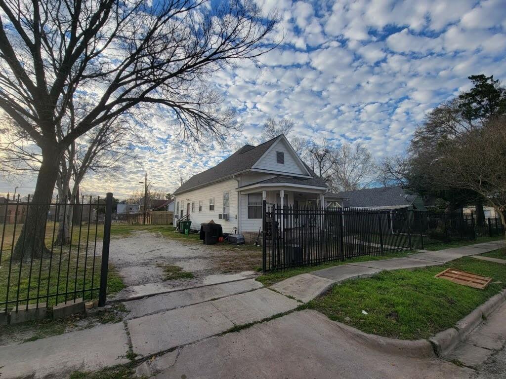 1905 Chapman Street