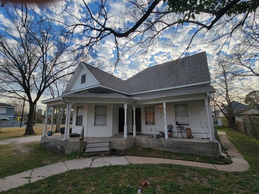 1905 Chapman Street