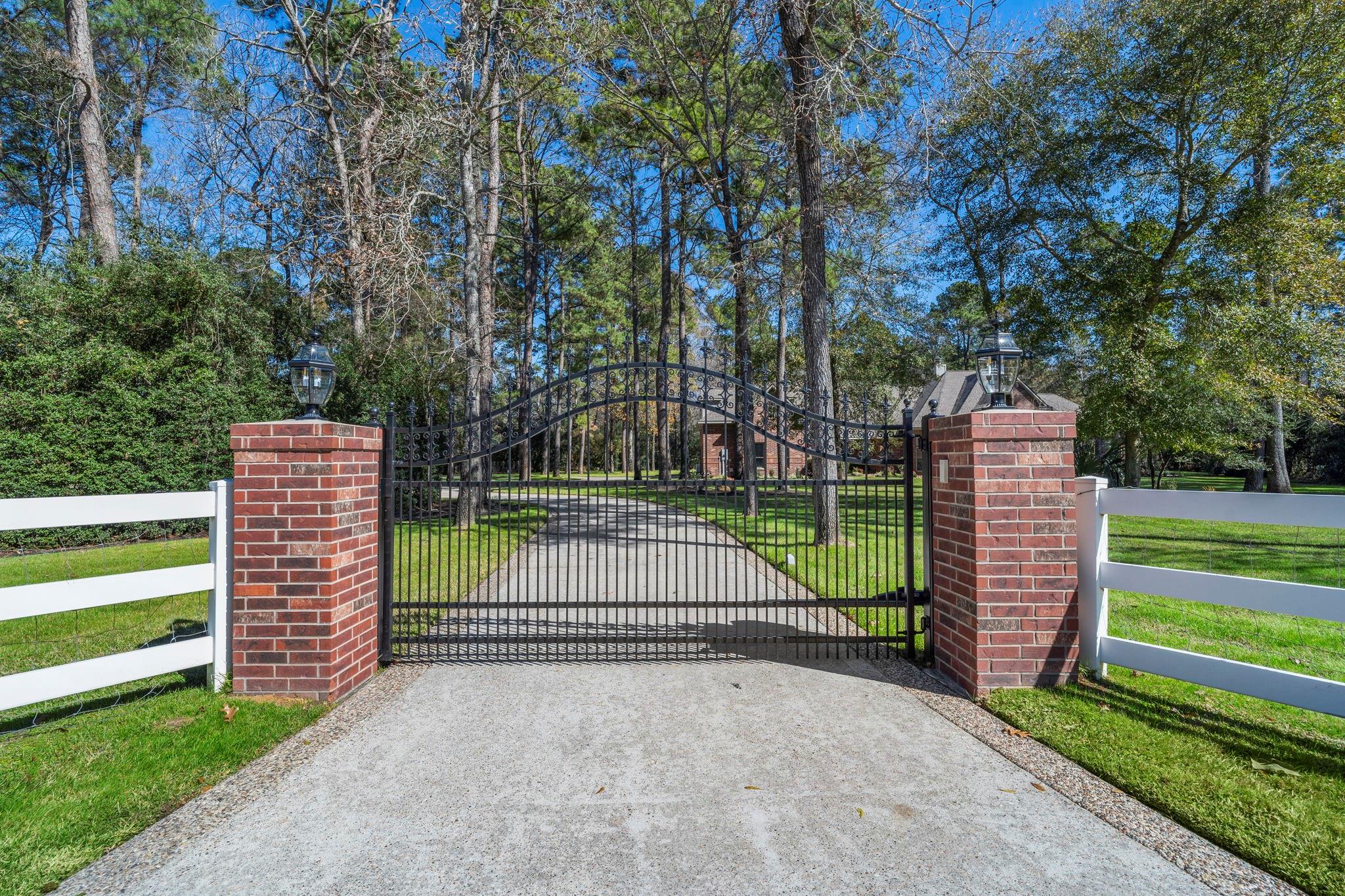 11302 Lake Forest Drive