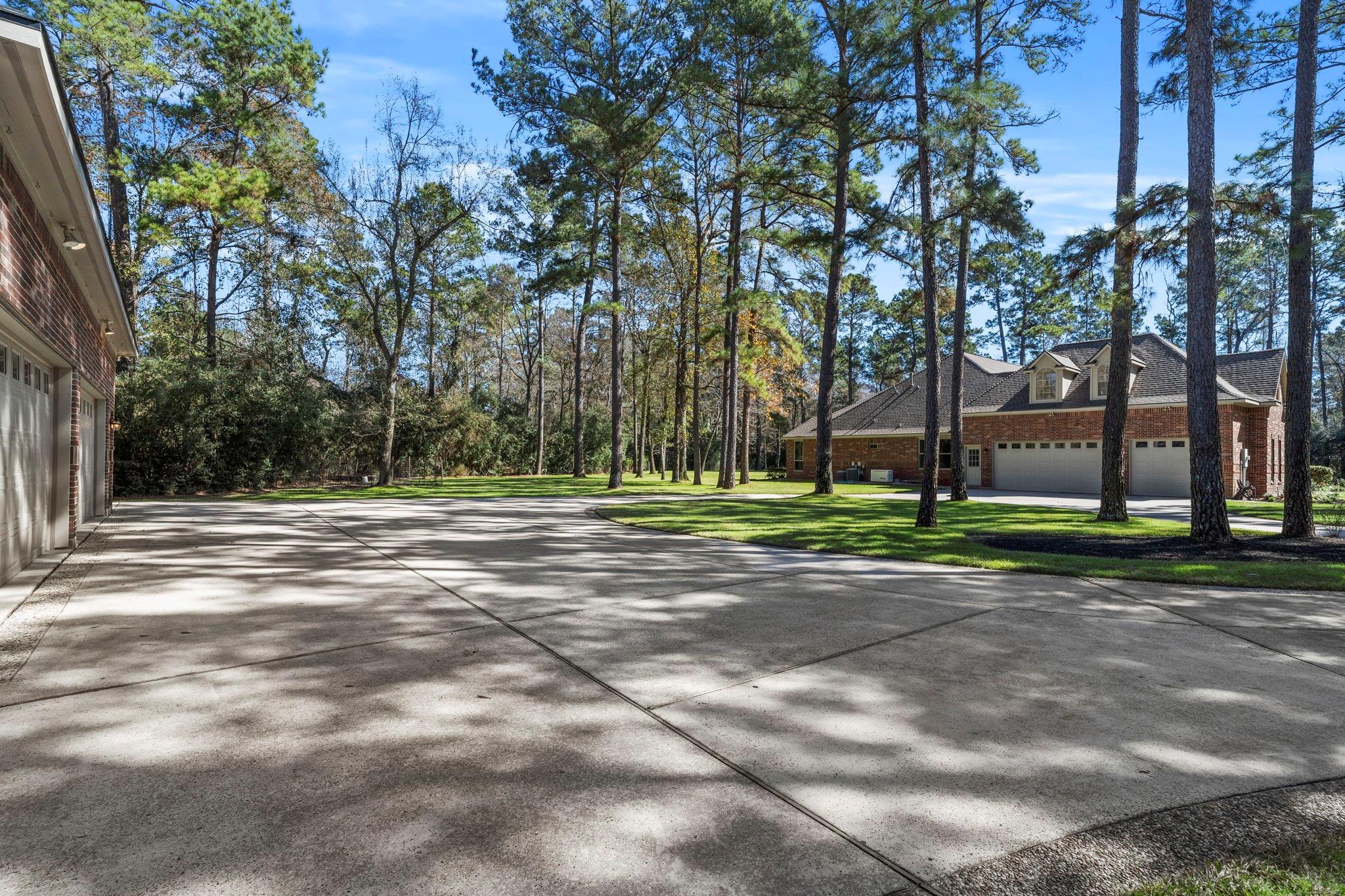 11302 Lake Forest Drive