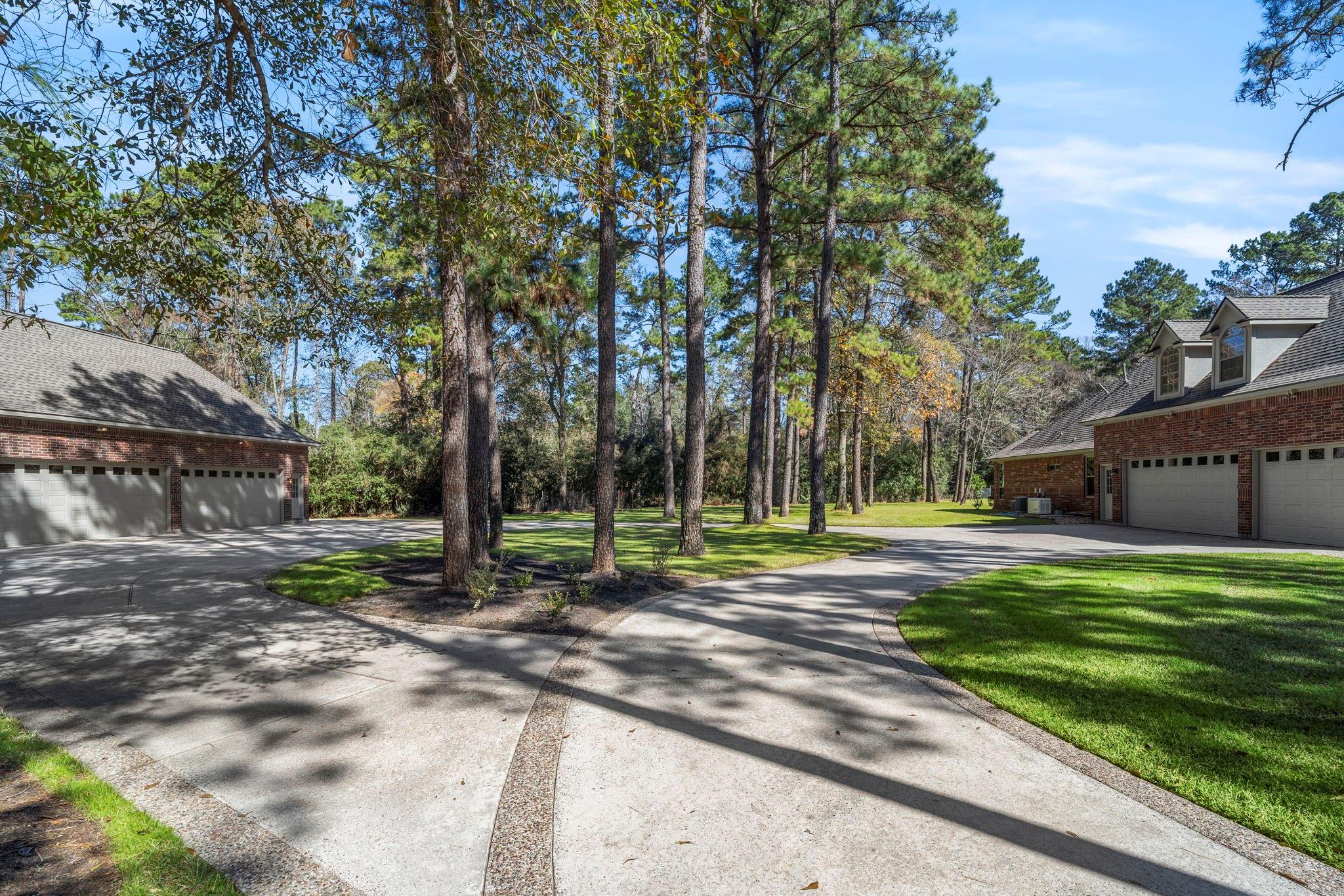 11302 Lake Forest Drive
