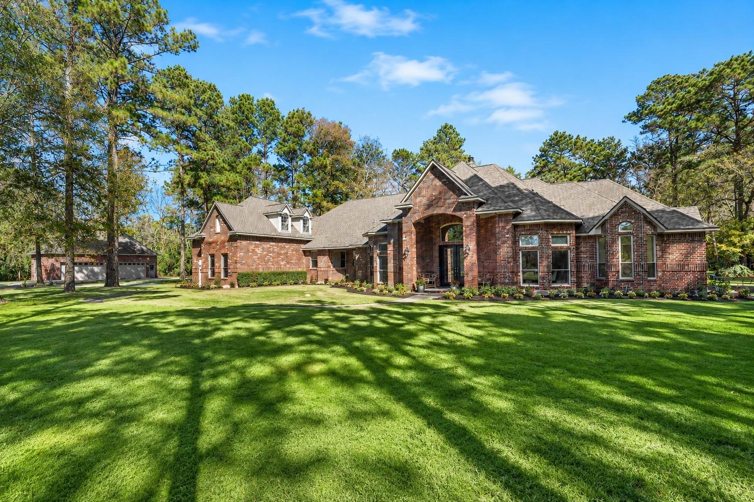 11302 Lake Forest Drive