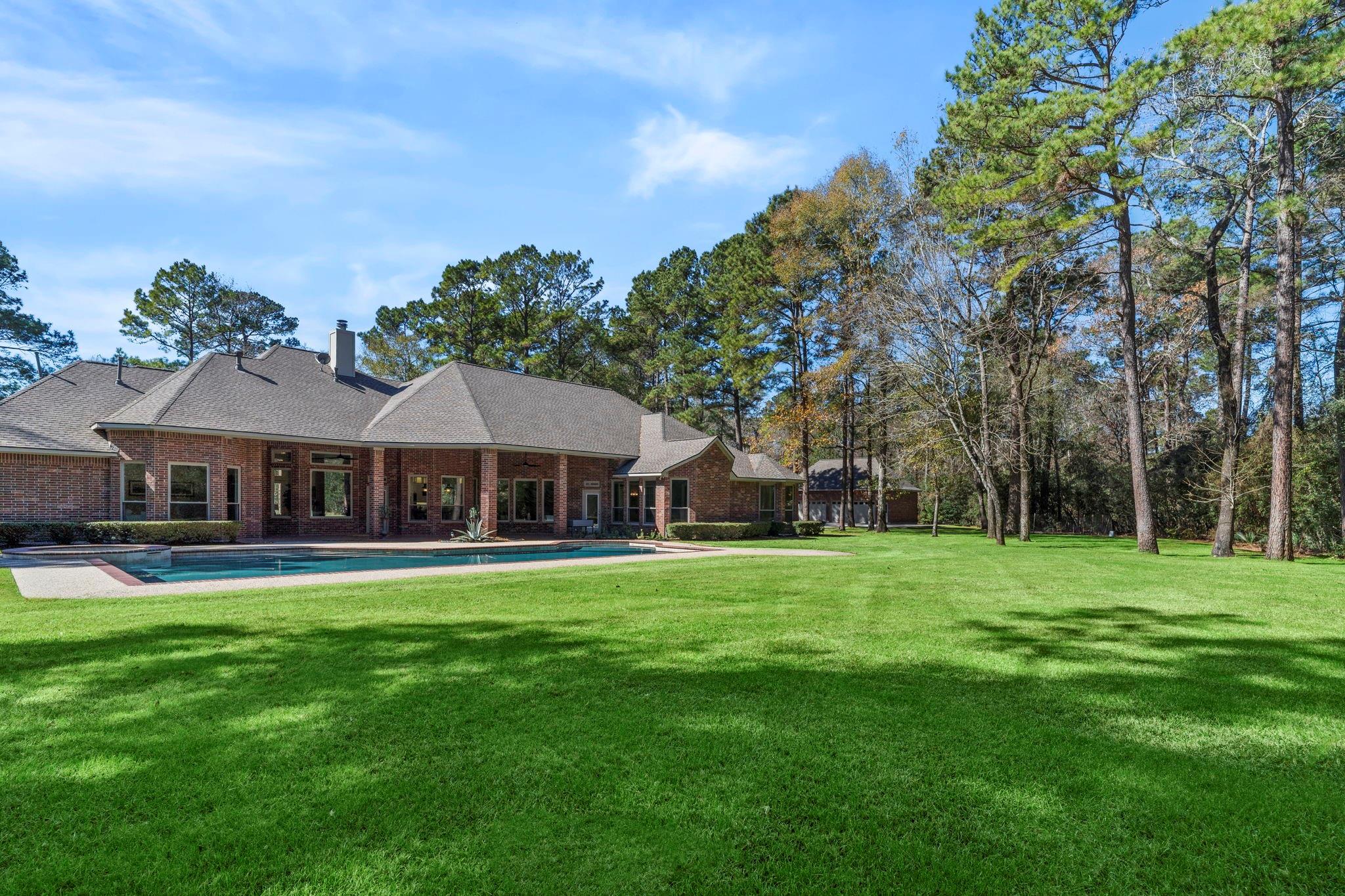 11302 Lake Forest Drive