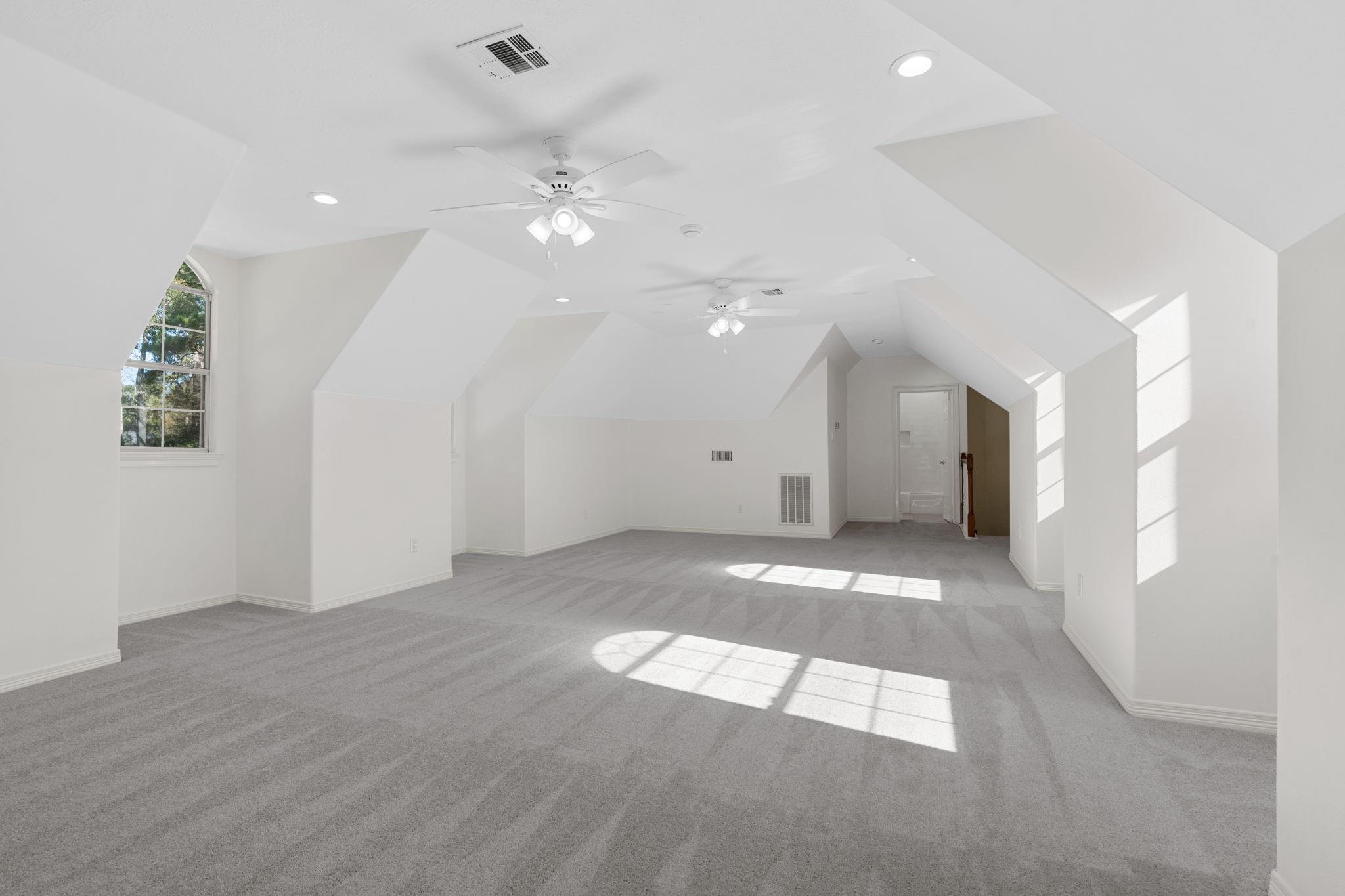 11302 Lake Forest Drive