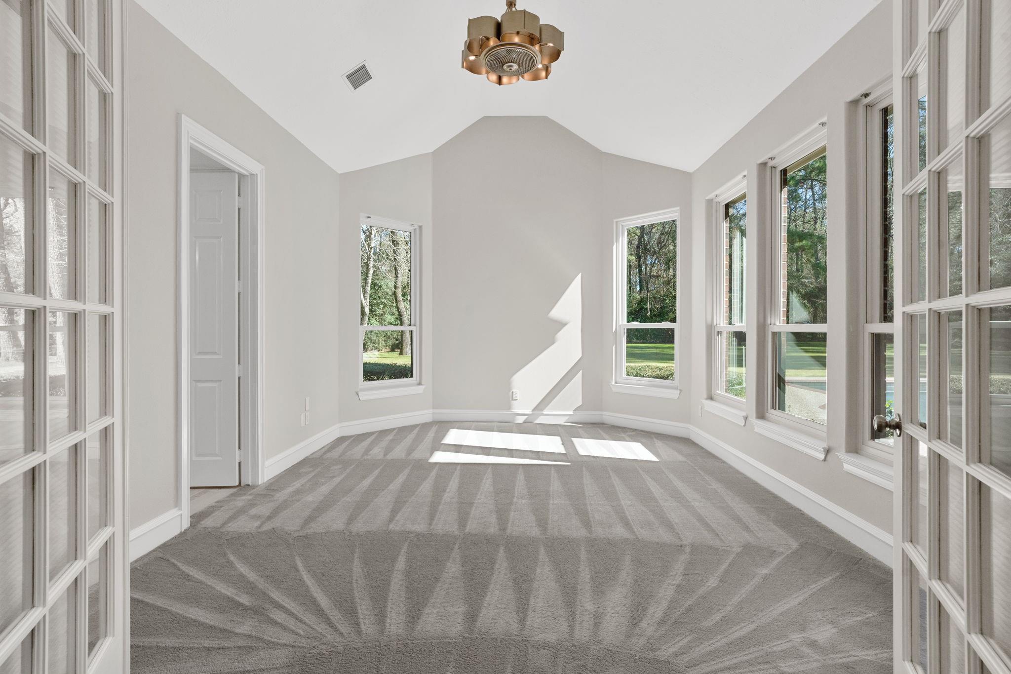 11302 Lake Forest Drive