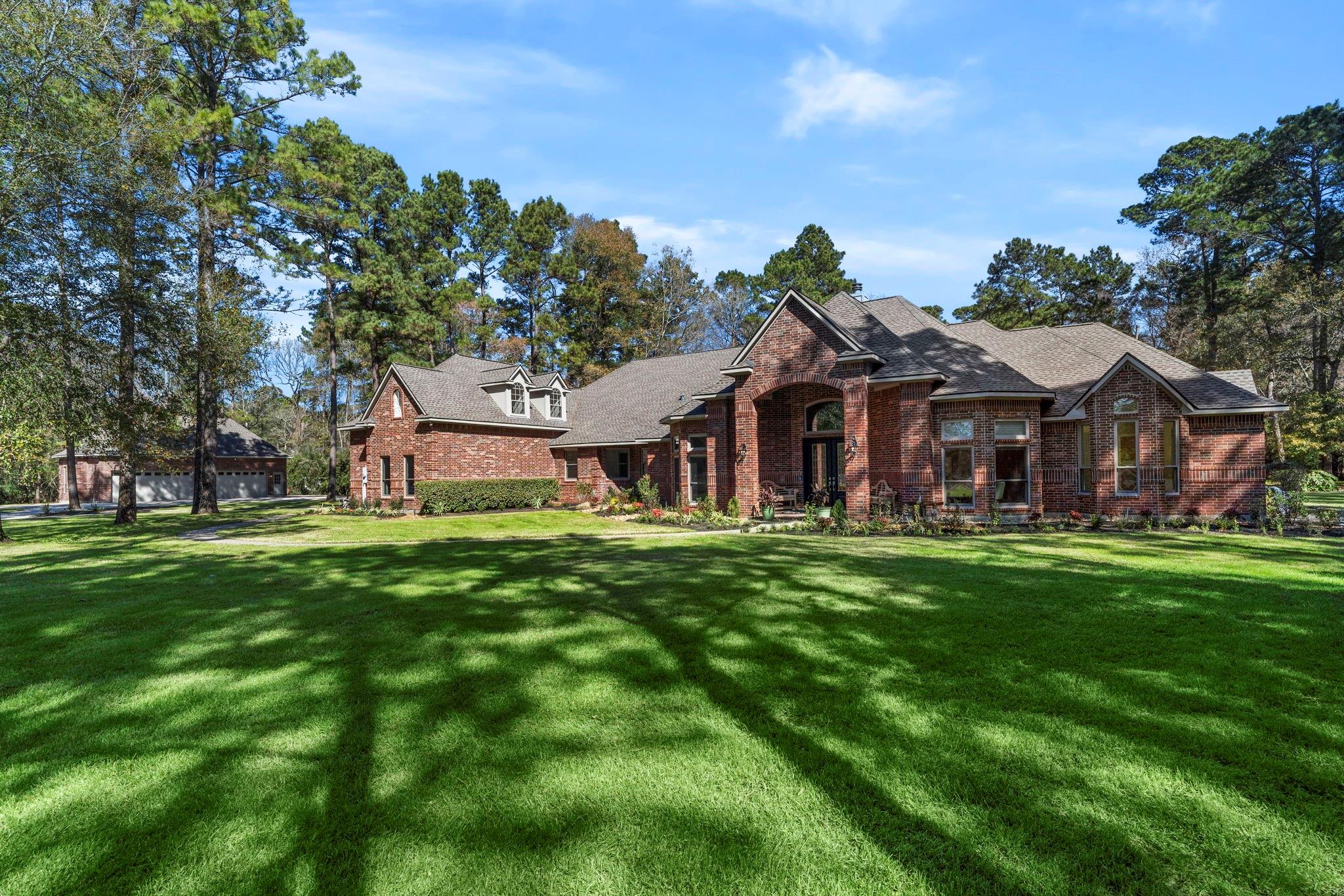 11302 Lake Forest Drive