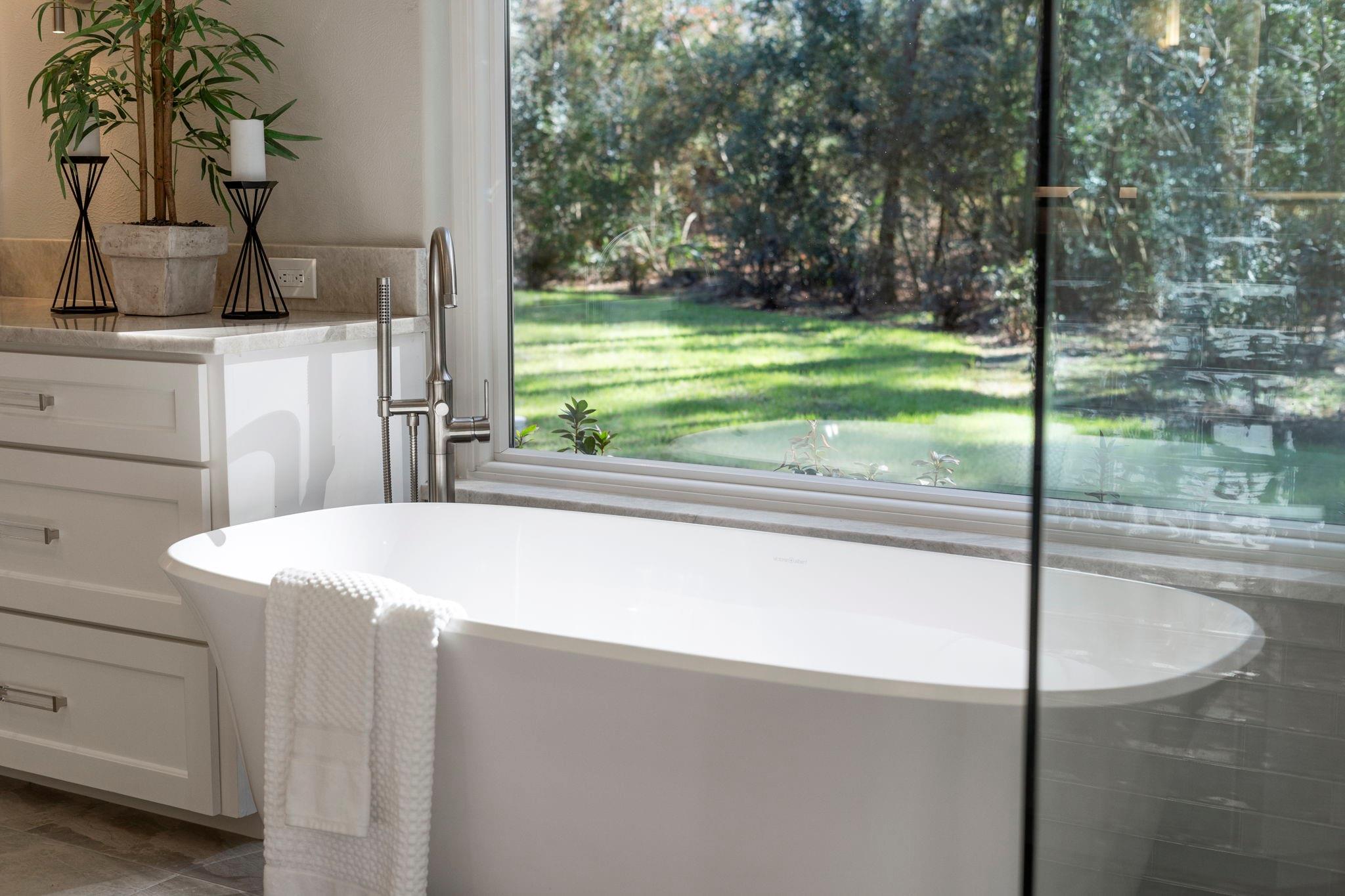 11302 Lake Forest Drive