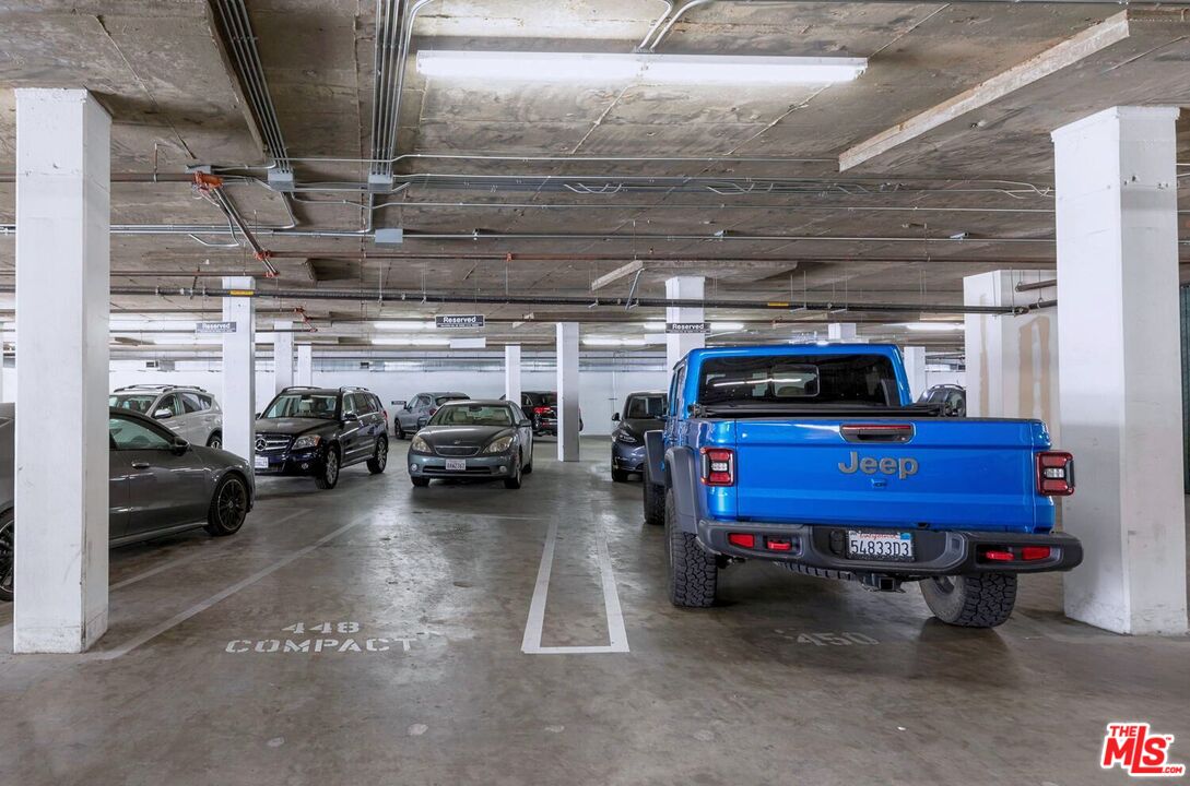 645 W 9th St Unit: 740