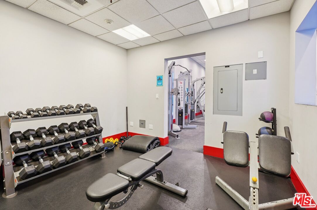 645 W 9th St Unit: 530