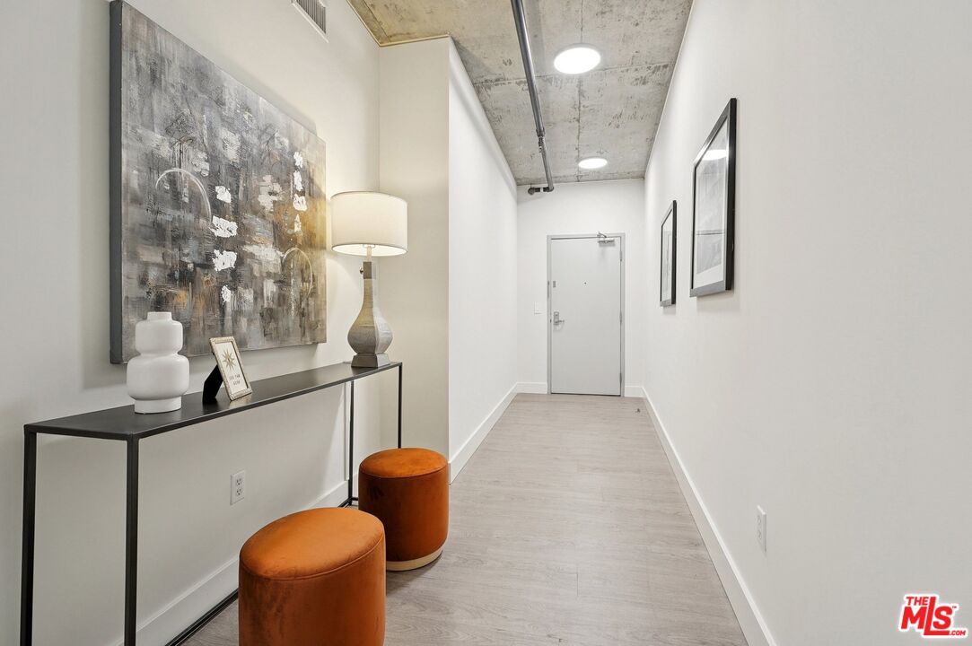 645 W 9th St Unit: 530