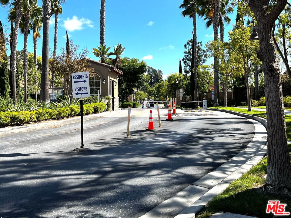 3653 W Luther Ln Unit: A