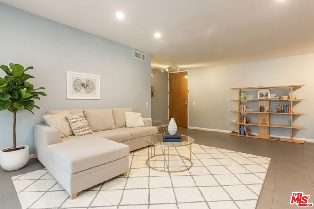 4041 Via Marisol Unit: 111