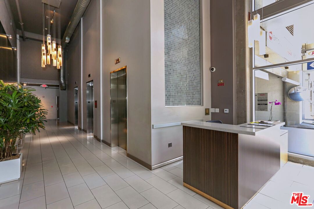 645 W 9th St Unit: 740