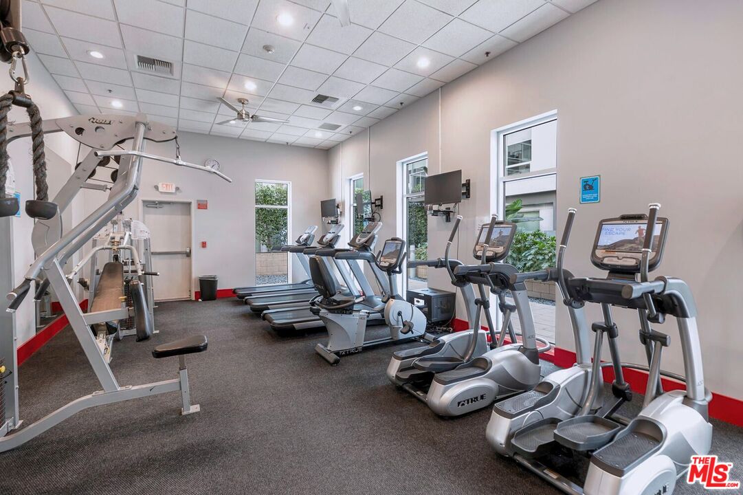 645 W 9th St Unit: 740