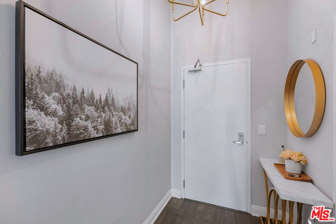 645 W 9th St Unit: 740