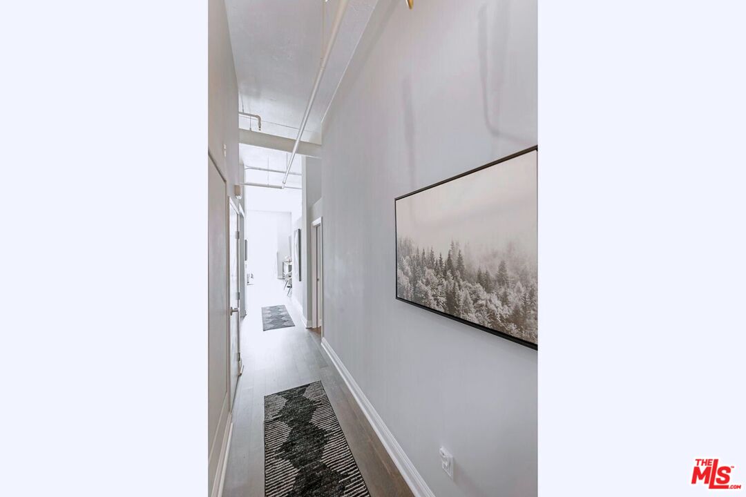 645 W 9th St Unit: 740