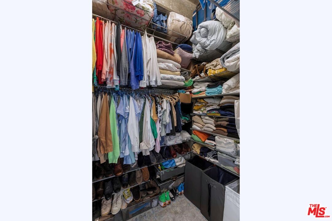 645 W 9th St Unit: 740