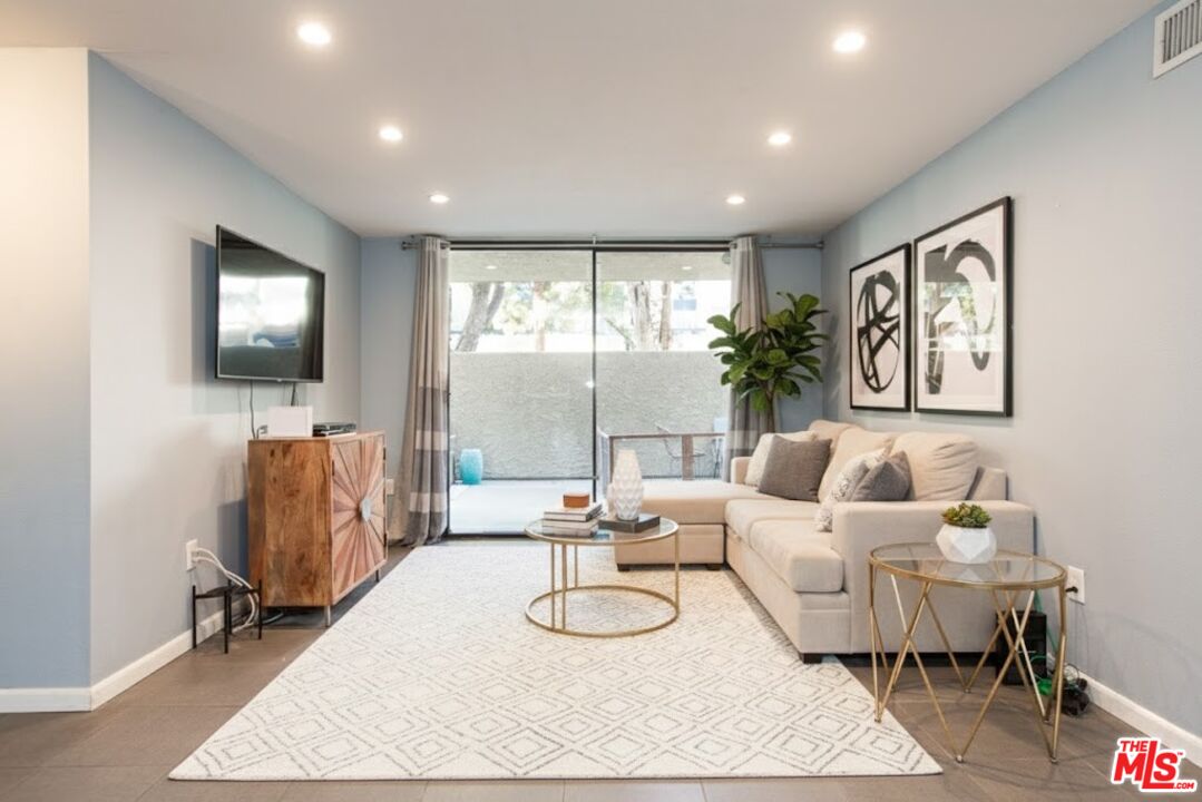 4041 Via Marisol Unit: 111