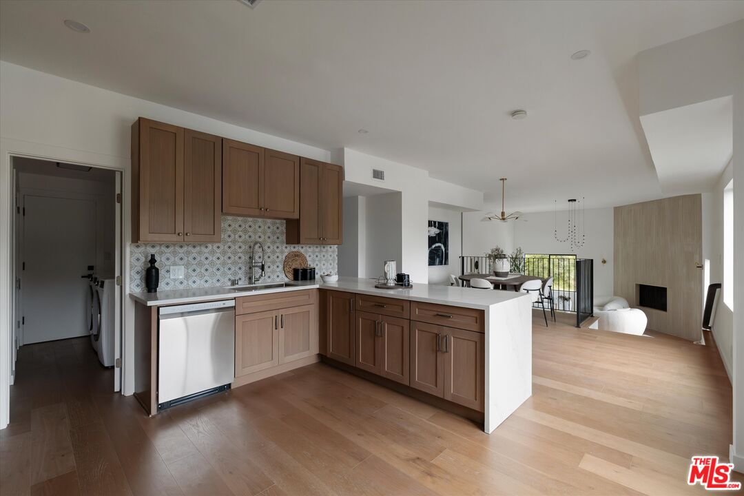 8506 Oak Ct