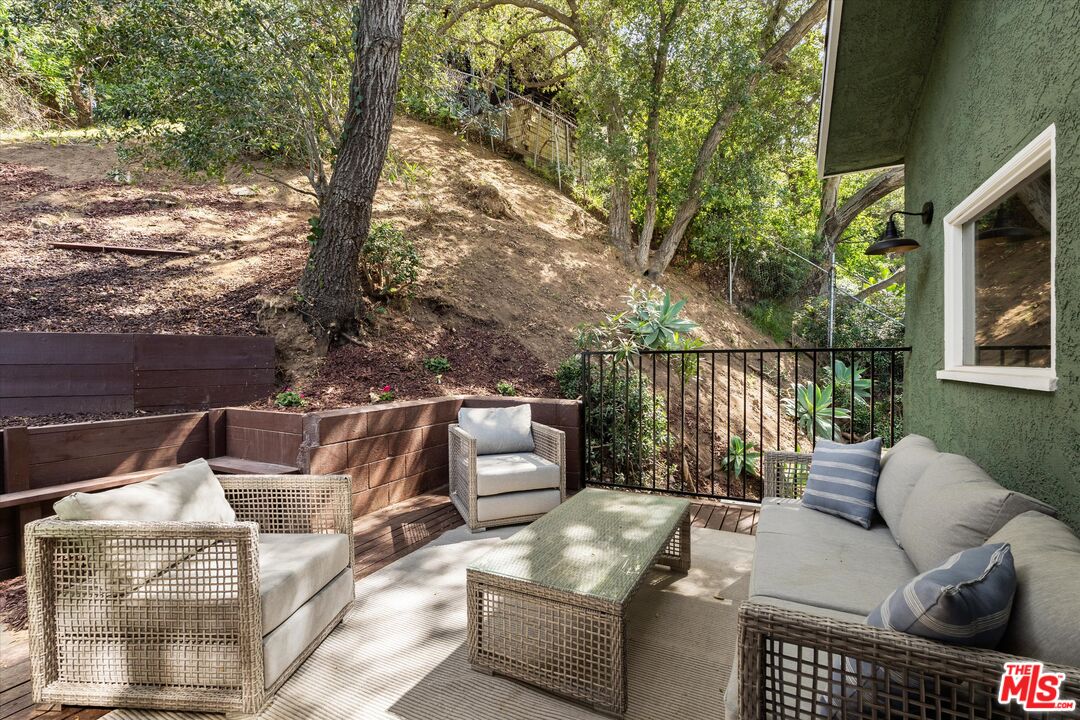 8506 Oak Ct
