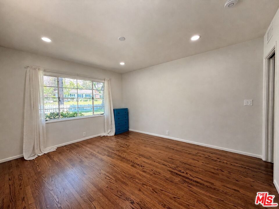 1796 E Mendocino St