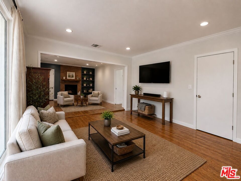 1796 E Mendocino St
