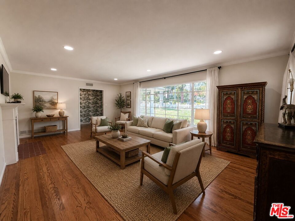 1796 E Mendocino St