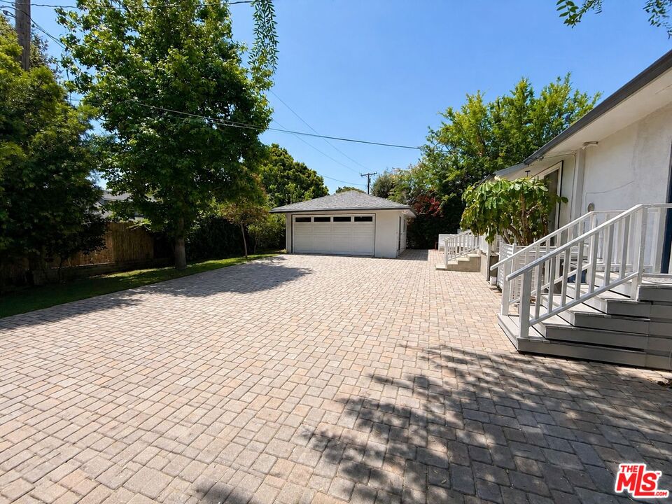 1796 E Mendocino St