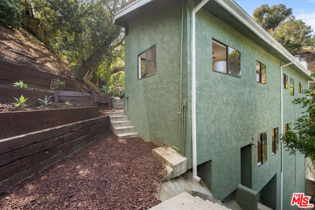 8506 Oak Ct