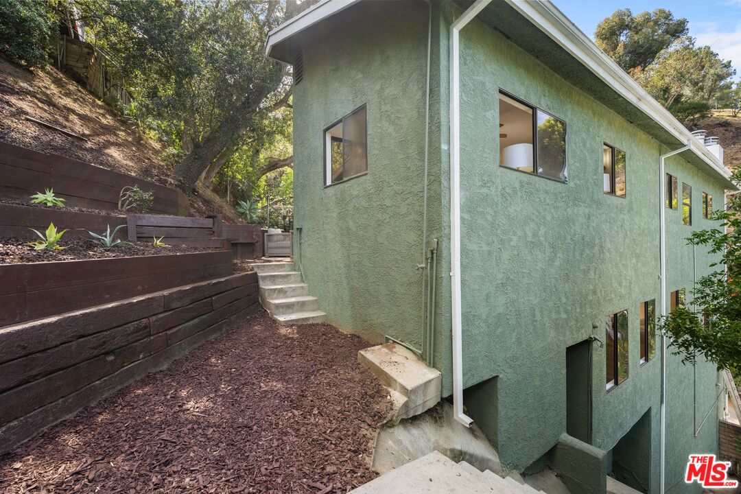 8506 Oak Ct