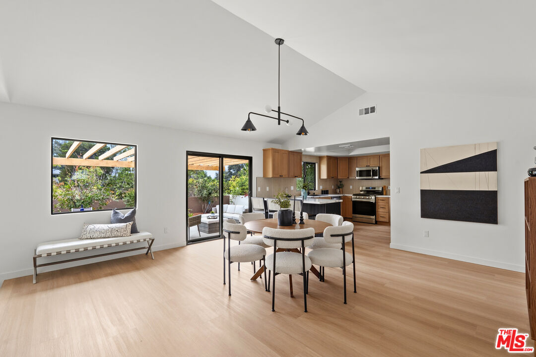 974 La Canada Verdugo Rd