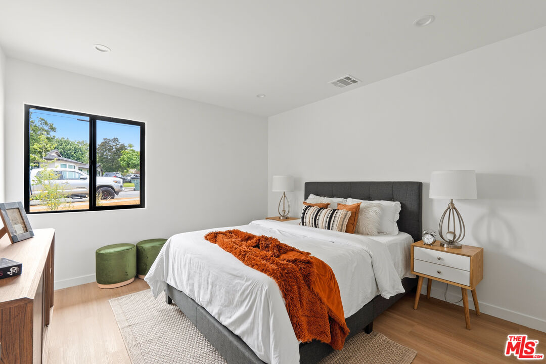 974 La Canada Verdugo Rd