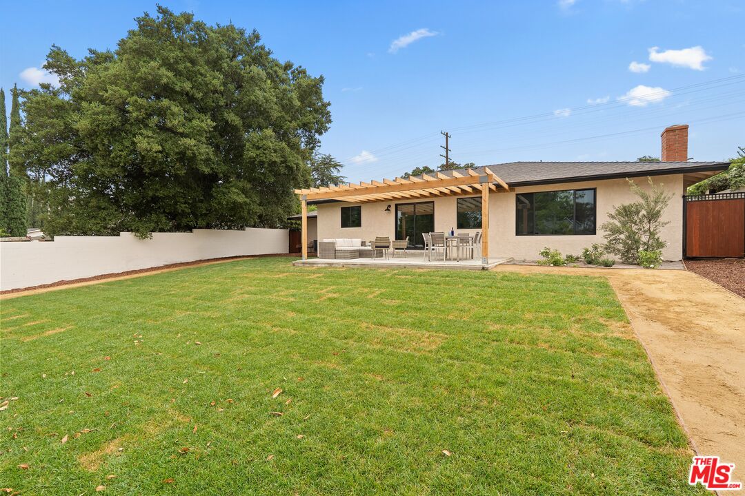 974 La Canada Verdugo Rd