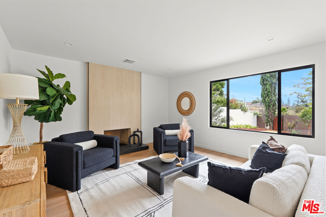 974 La Canada Verdugo Rd