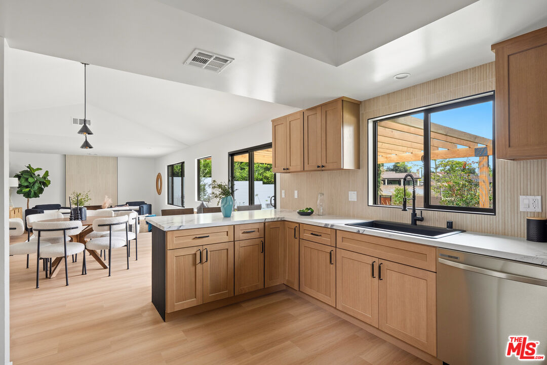974 La Canada Verdugo Rd
