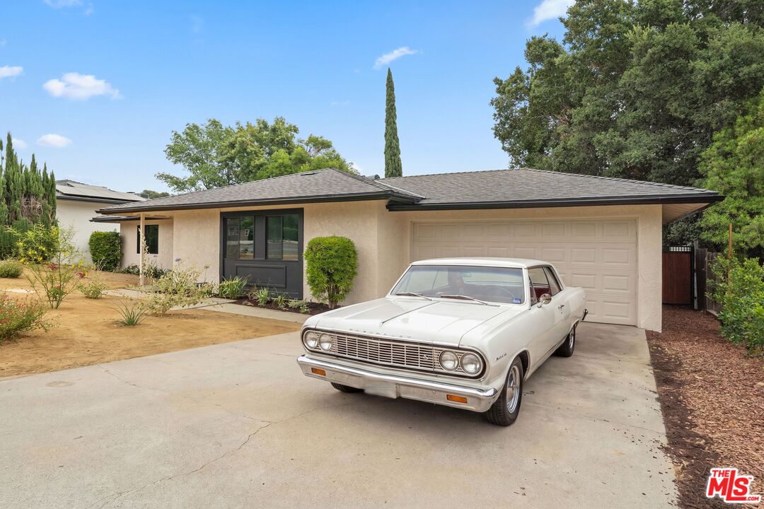 974 La Canada Verdugo Rd