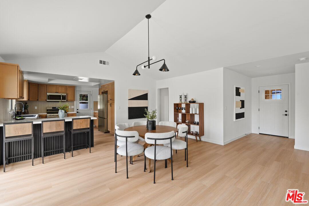 974 La Canada Verdugo Rd
